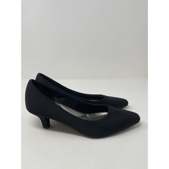 Coach and Four Women's Size 7 Almond Toe Heels Pump Black Shoes - Picture 6 of 13